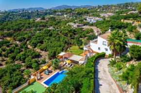 Villa Cadas by Villa Plus